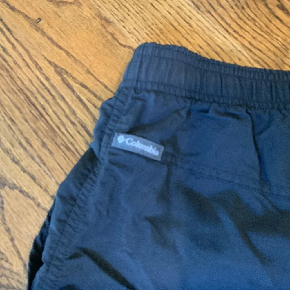COLUMBIA 2XL Black Nylon Shorts Elastic Waist‎ Pockets Hiking Fishing Swimming